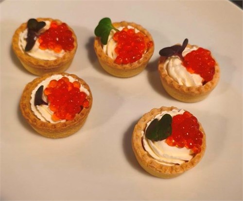 Тарталетки с красной икрой 1074802